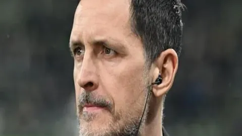 西班牙队客场屡败荷兰队战绩不佳