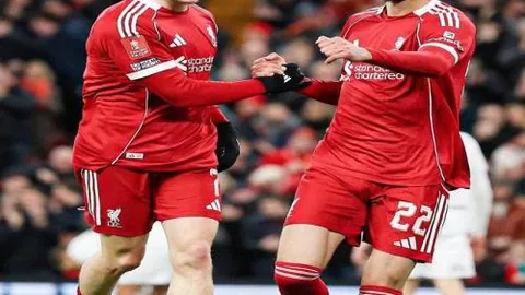 “诺丁汉森林爆冷逆转，利物浦遭奥多伊制胜球”